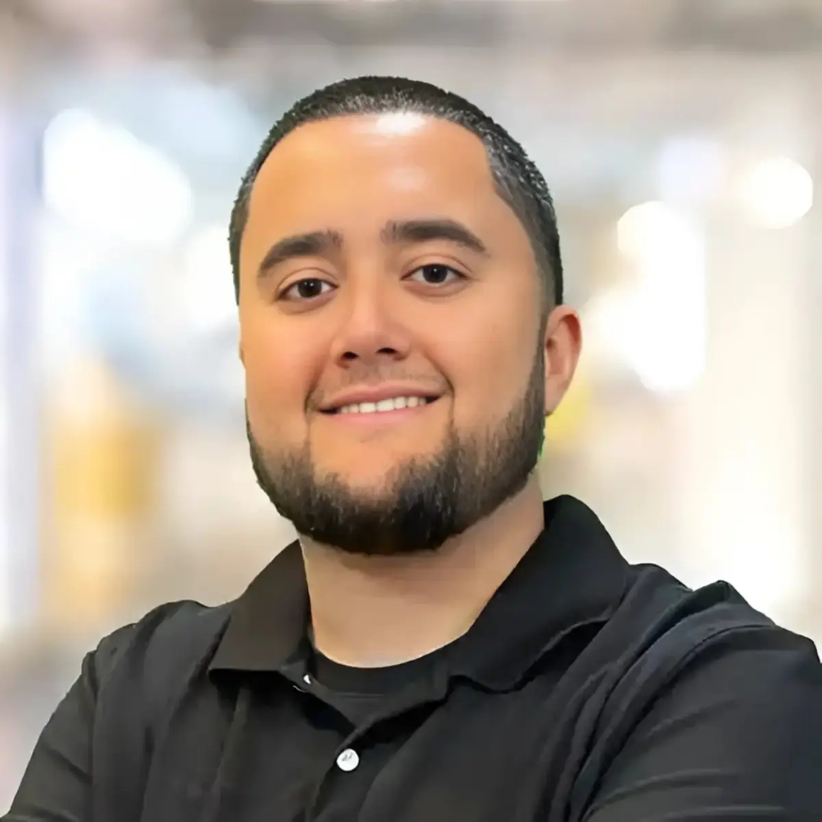 Travis Anselmo headshot